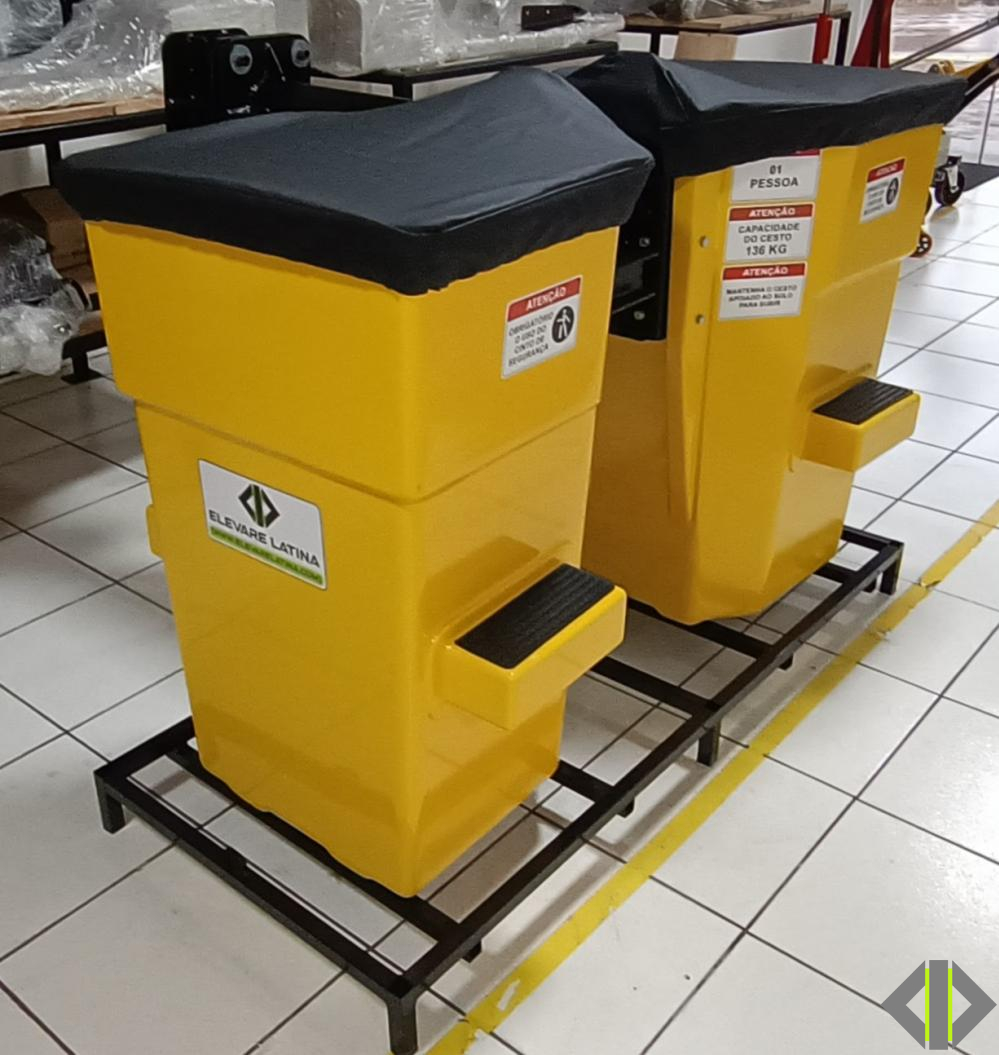 CESTO EM FIBRA ACOPLADO PARA GUINDASTE