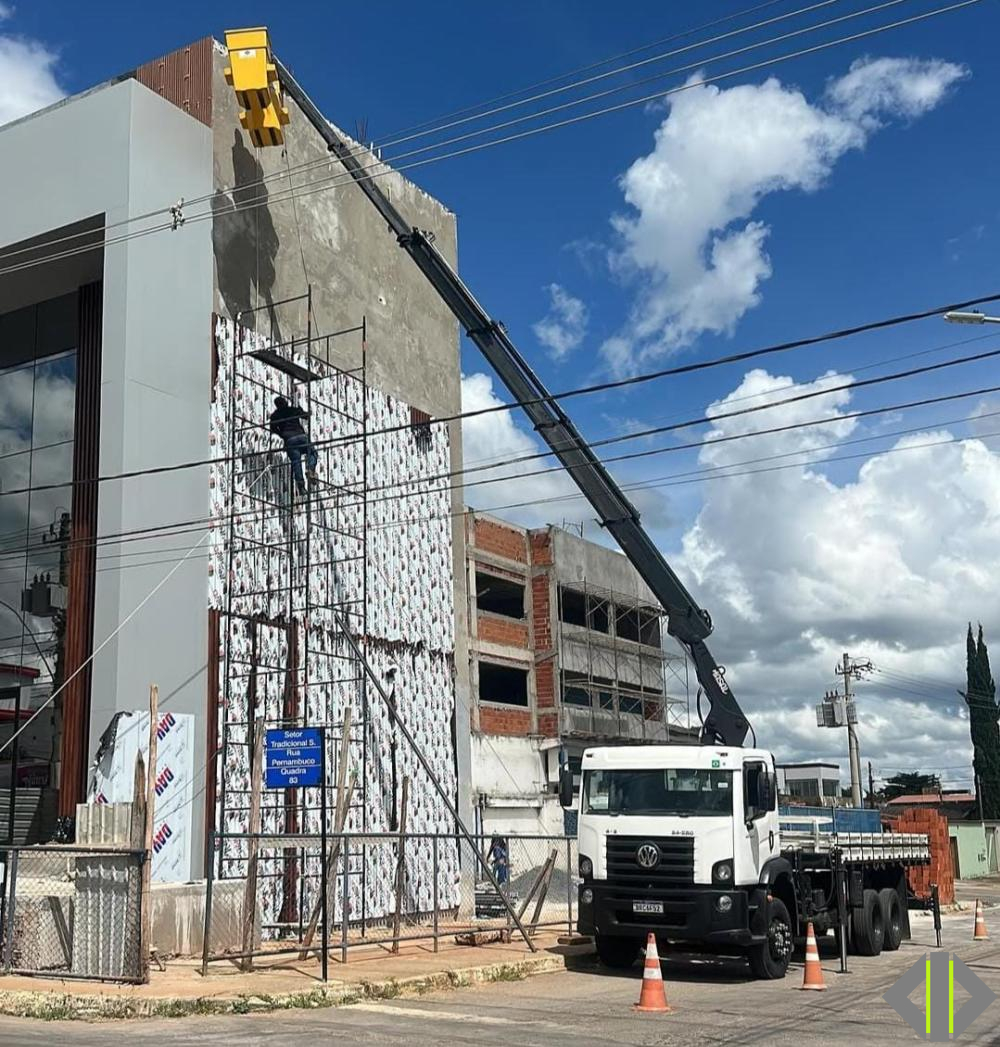 CESTO EM FIBRA ACOPLADO PARA GUINDASTE